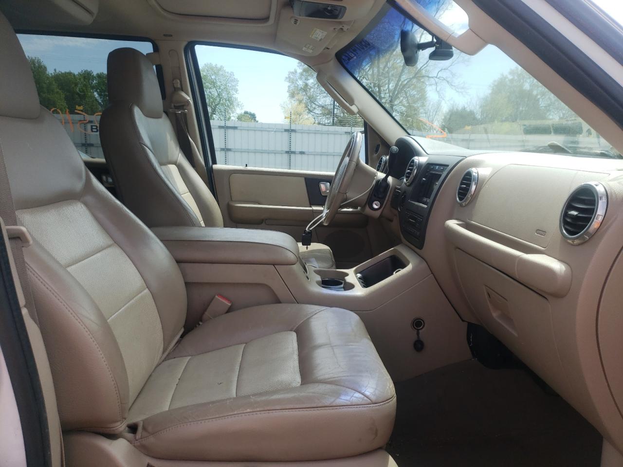 Photo 5 from auction – 2003 FORD EXPEDITION with VIN 1FMFU18L43LC07492