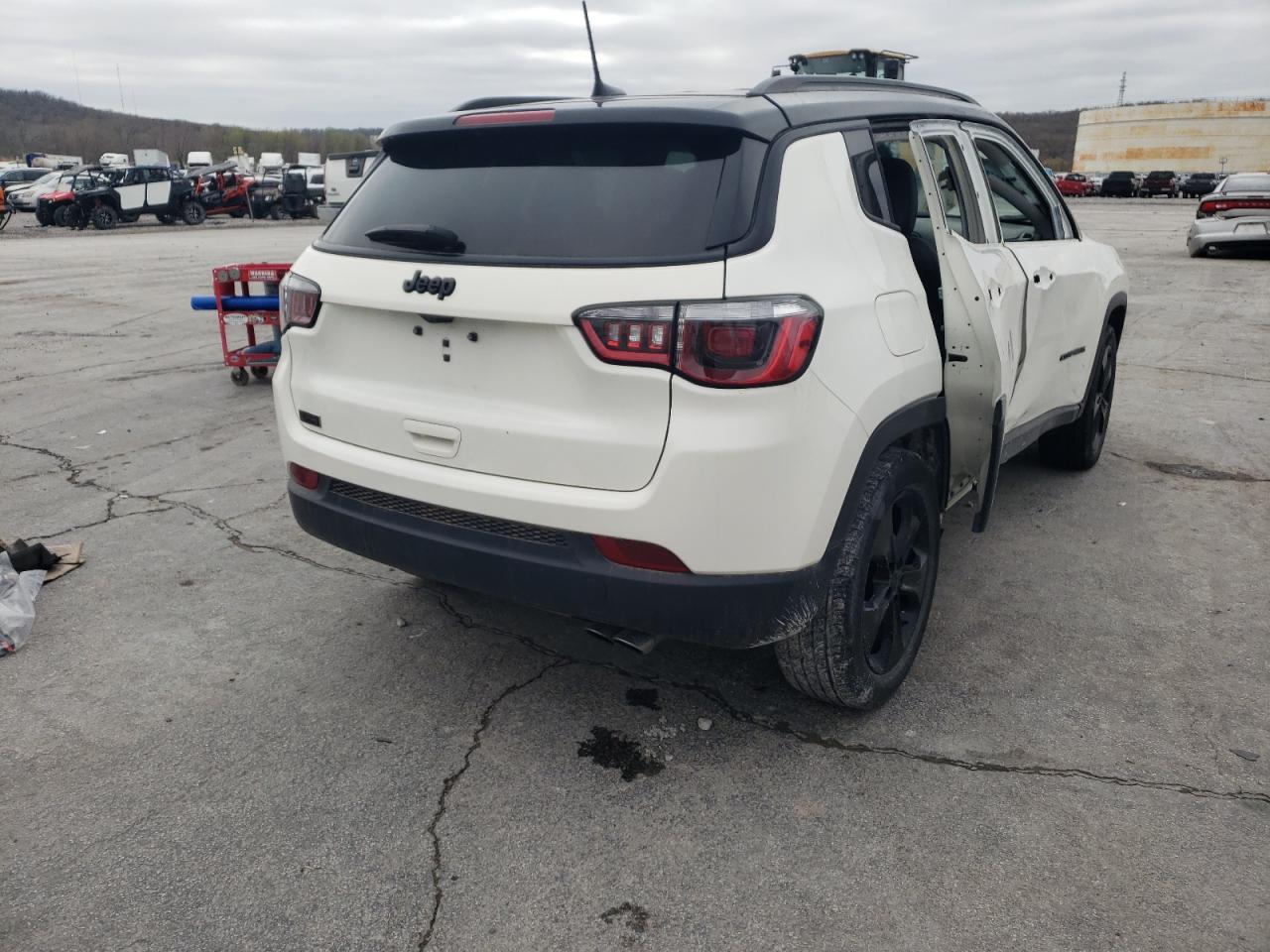 Photo 4 from auction – 2019 JEEP COMPASS LA with VIN 3C4NJCBB5KT763009