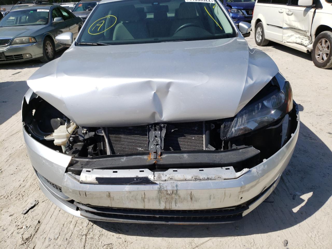 Photo 9 from auction – 2012 VOLKSWAGEN PASSAT SE with VIN 1VWBH7A35CC015564