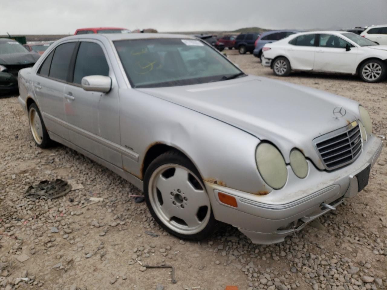 MERCEDES-BENZ E 320 2000 with VIN WDBJF65J7YB010658 - Photo from auction