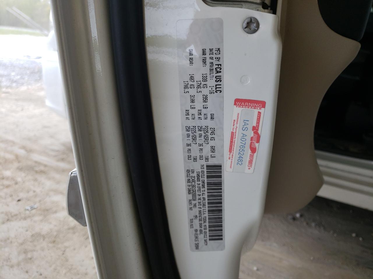 Photo 10 from auction – 2016 CHRYSLER TOWN & COU with VIN 2C4RC1BG1GR268330