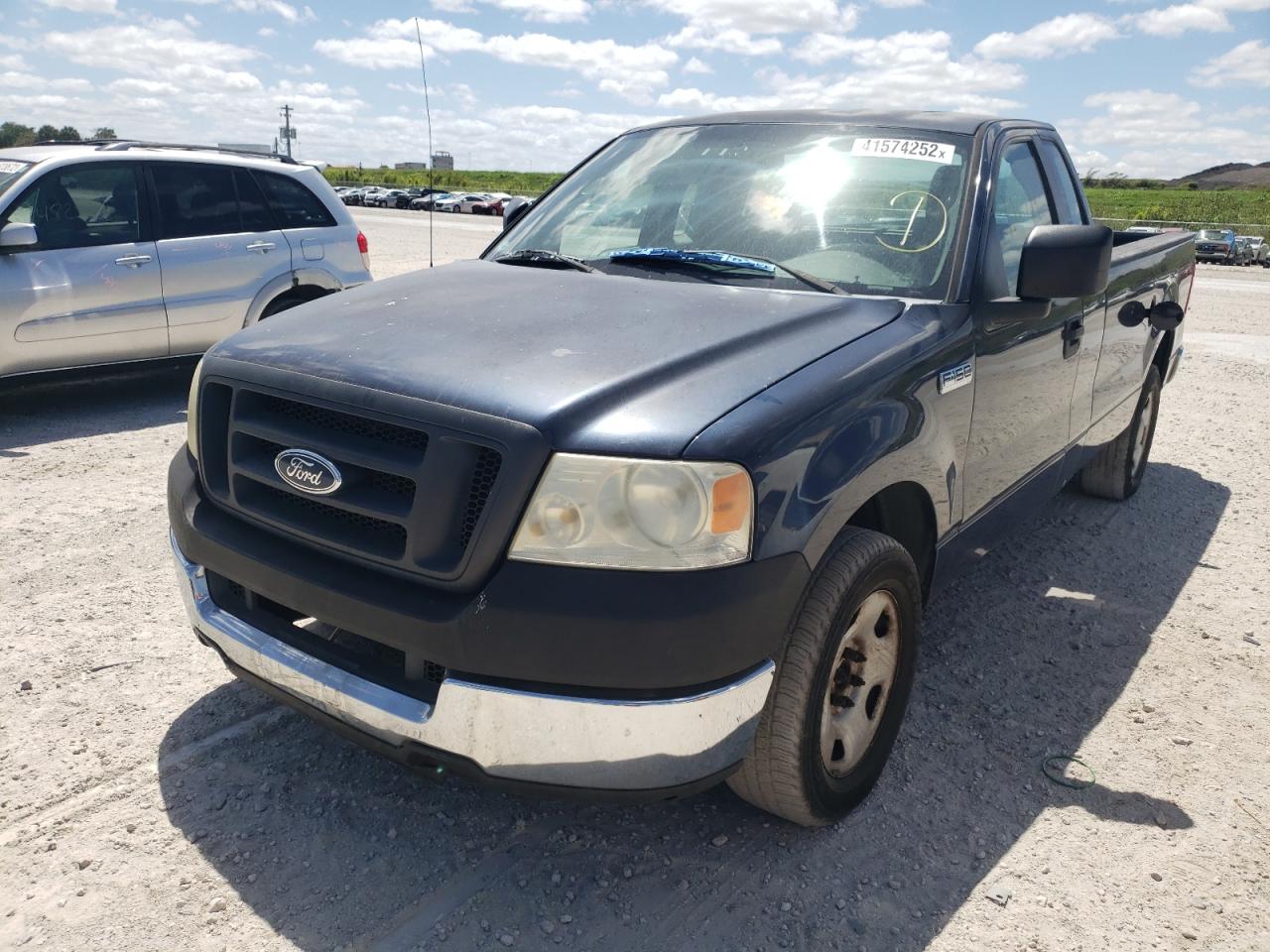 Photo 2 from auction – 2005 FORD F150 with VIN 1FTRF12295NA77356