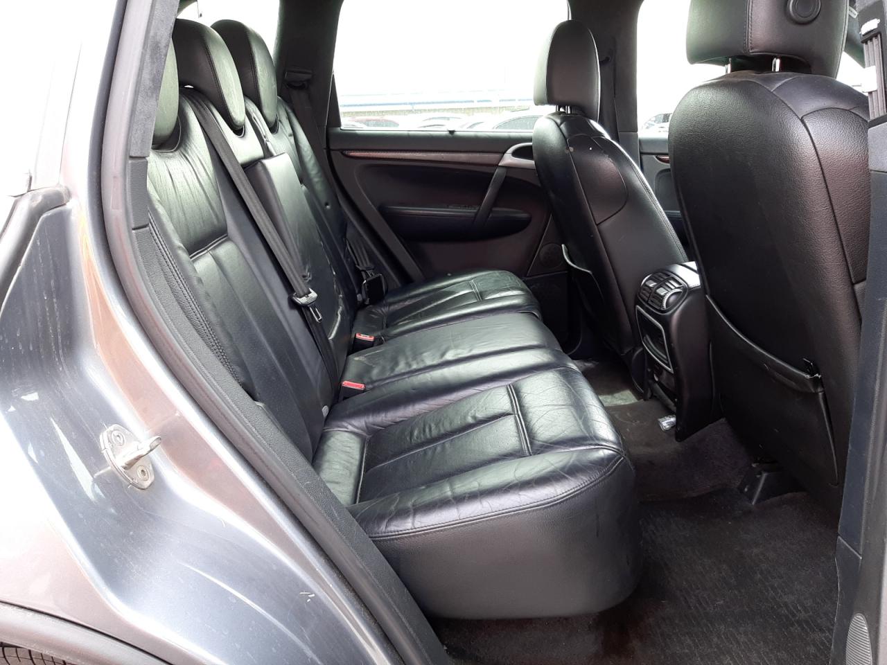Photo 6 from auction – 2004 PORSCHE CAYENNE TU with VIN WP1AC29P74LA91343