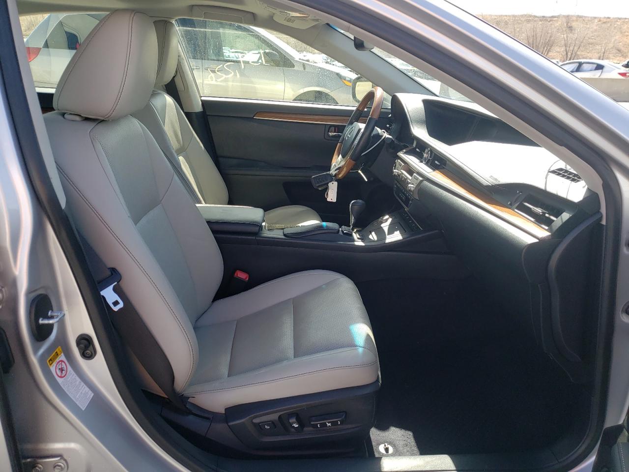 Photo 5 from auction – 2015 LEXUS ES 300H with VIN JTHBW1GG0F2099396