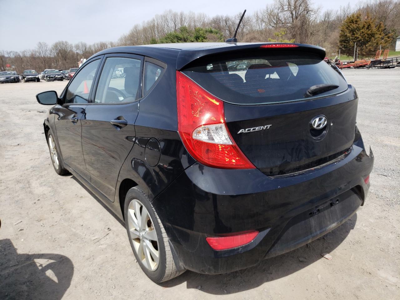 Photo 3 from auction – 2012 HYUNDAI ACCENT GLS with VIN KMHCU5AEXCU033377