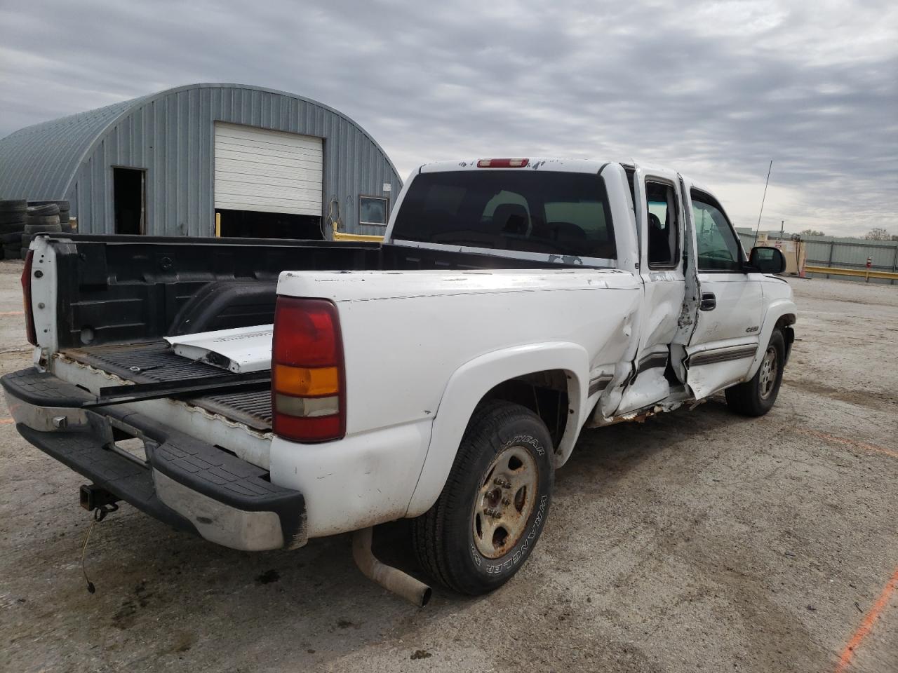 Photo 4 from auction – 2001 CHEVROLET SILVERADO with VIN 2GCEC19T411297750