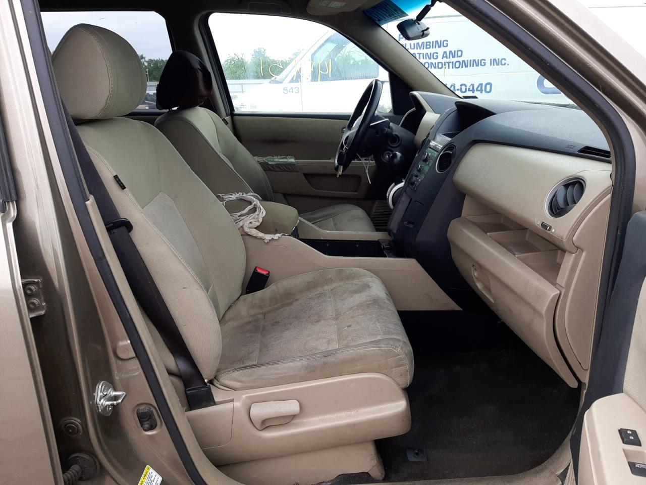 Photo 5 from auction – 2011 HONDA PILOT LX with VIN 5FNYF3H21BB037569