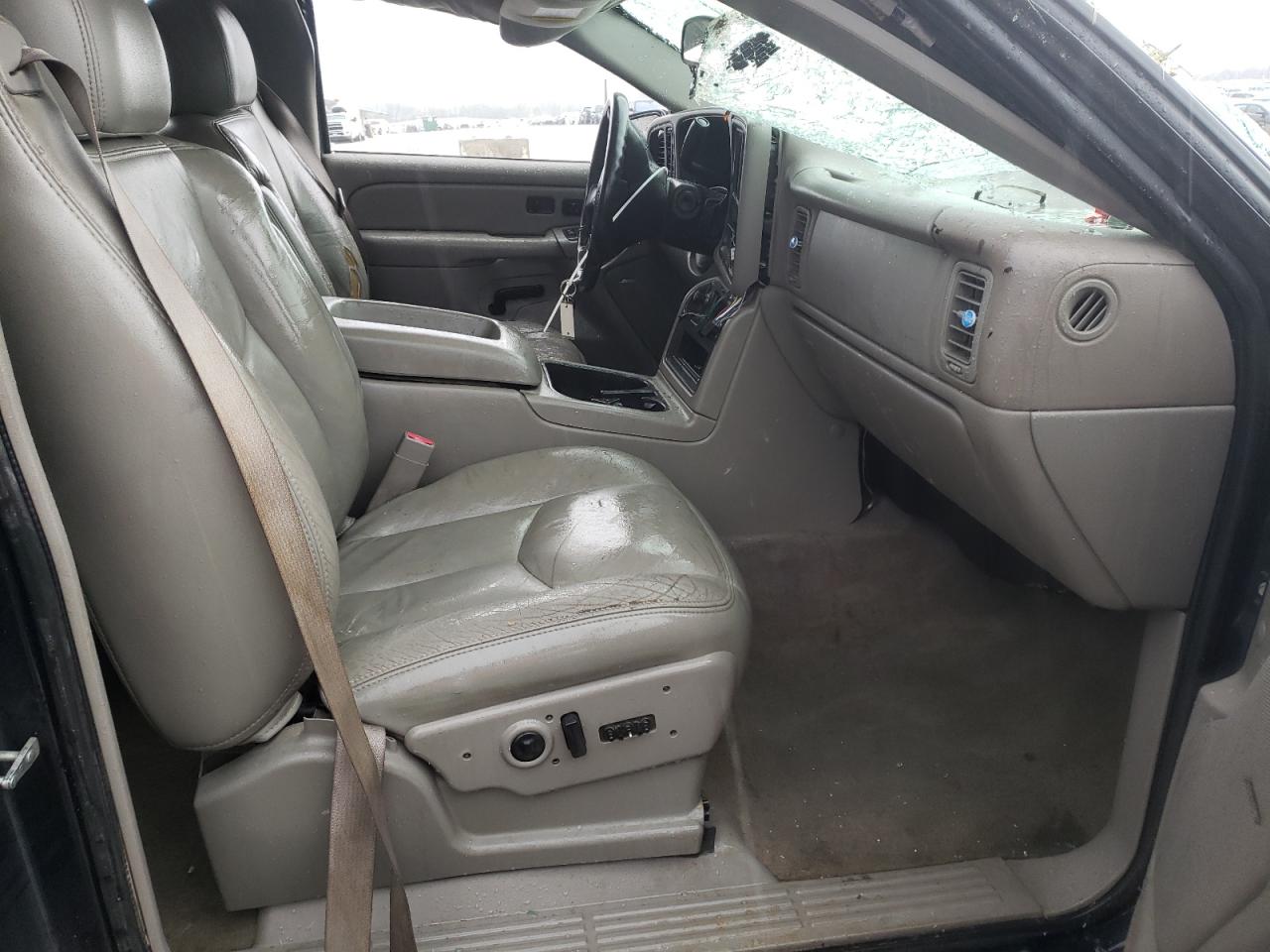 Photo 5 from auction – 2005 CHEVROLET SILVERADO with VIN 1GCEK19B45E116533