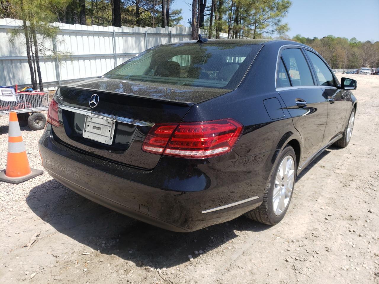 Photo 4 from auction – 2014 MERCEDES-BENZ E 350 with VIN WDDHF5KB9EA872200