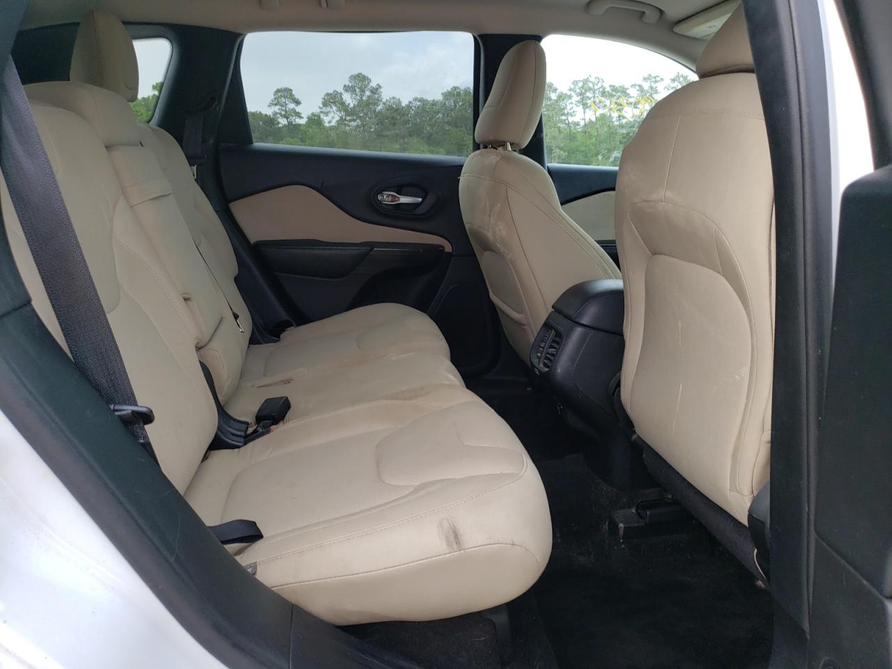 Photo 6 from auction – 2015 JEEP CHEROKEE L with VIN 1C4PJLCBXFW536129