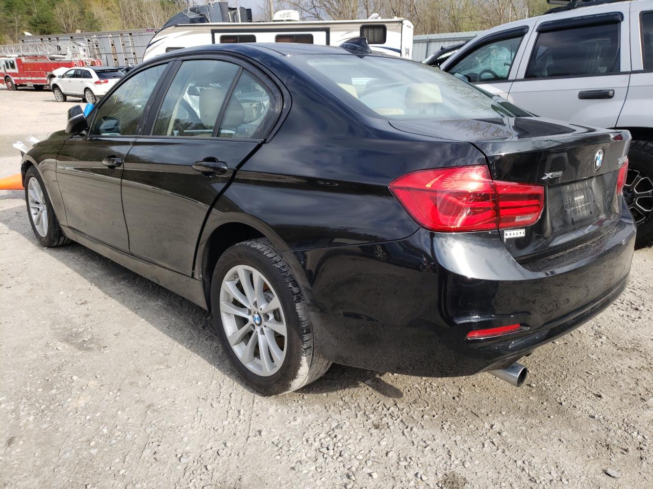 Photo 3 from auction – 2018 BMW 320 XI with VIN WBA8E5G50JNU47495