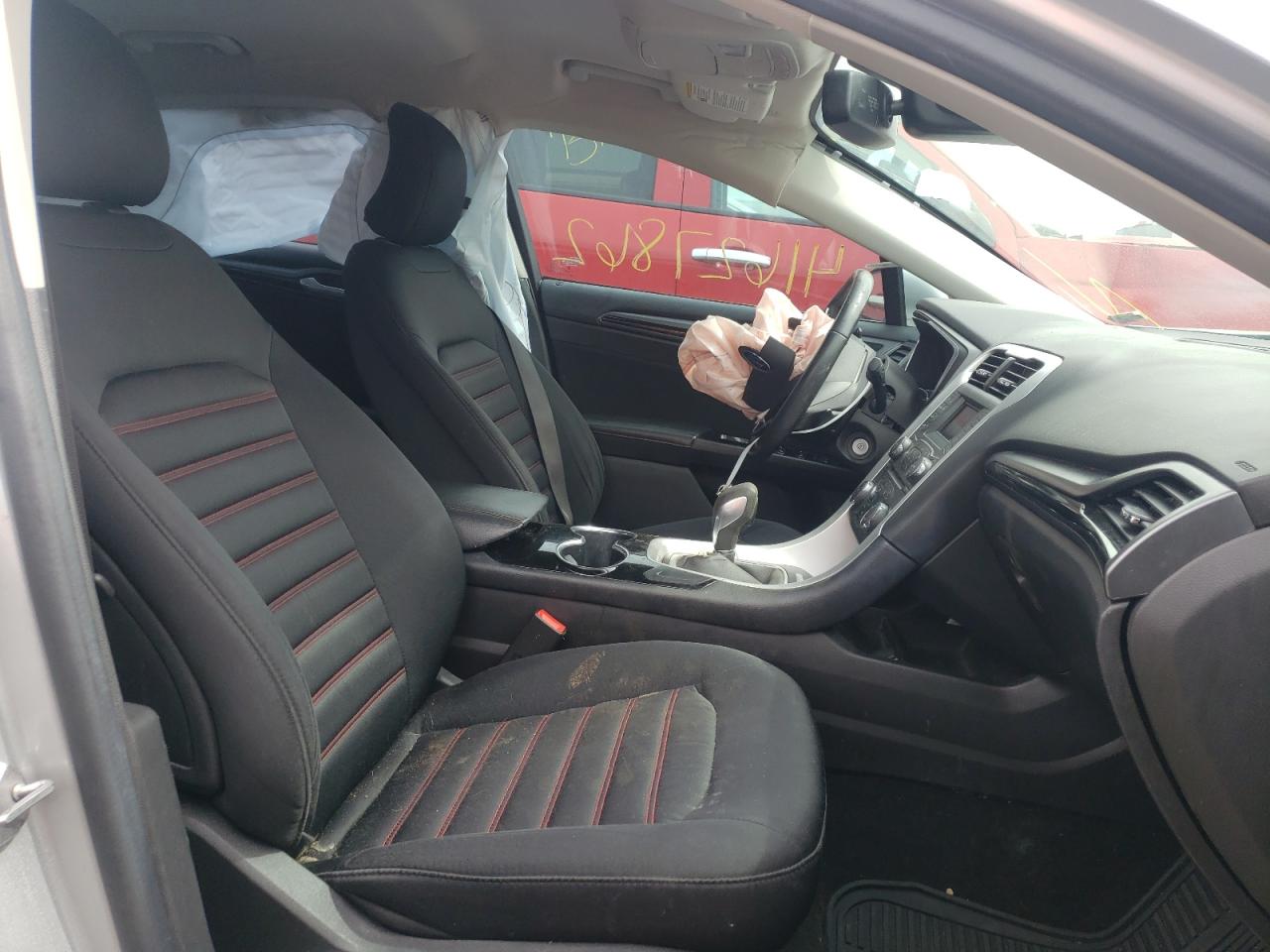 Photo 5 from auction – 2016 FORD FUSION SE with VIN 3FA6P0T98GR251137