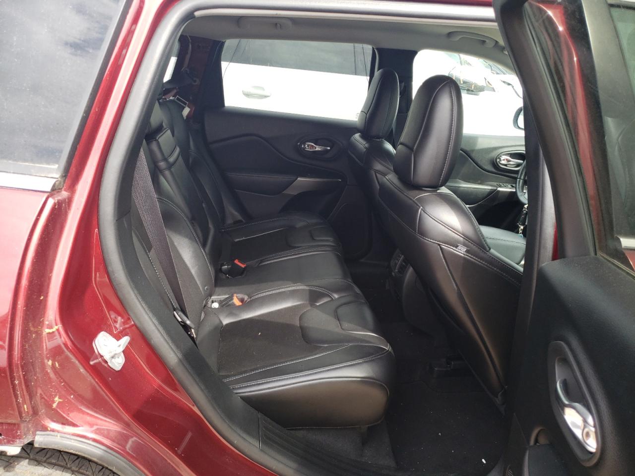 Photo 6 from auction – 2019 JEEP CHEROKEE L with VIN 1C4PJLLB1KD316545