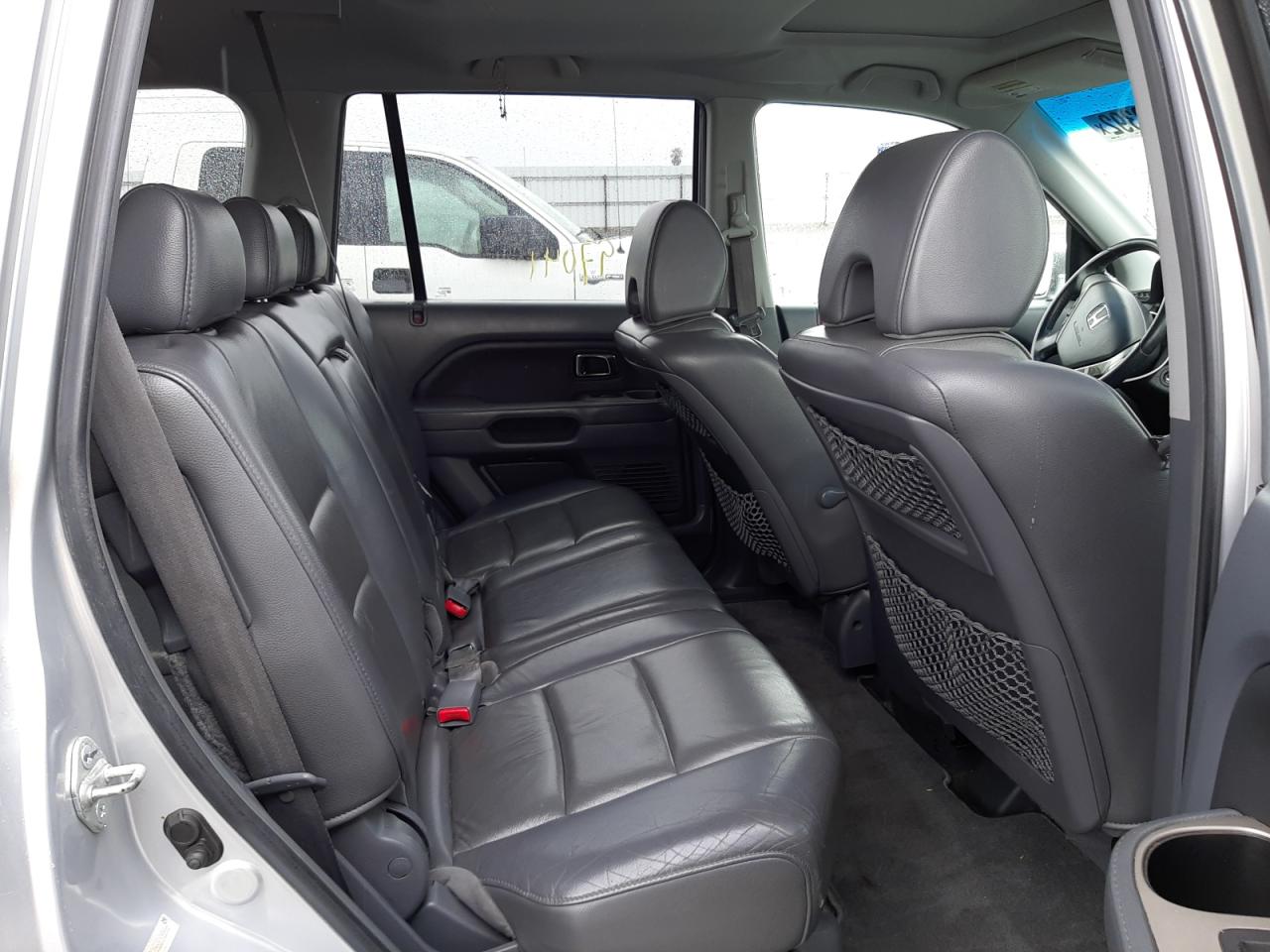 Photo 6 from auction – 2006 HONDA PILOT EX with VIN 5FNYF28556B005556