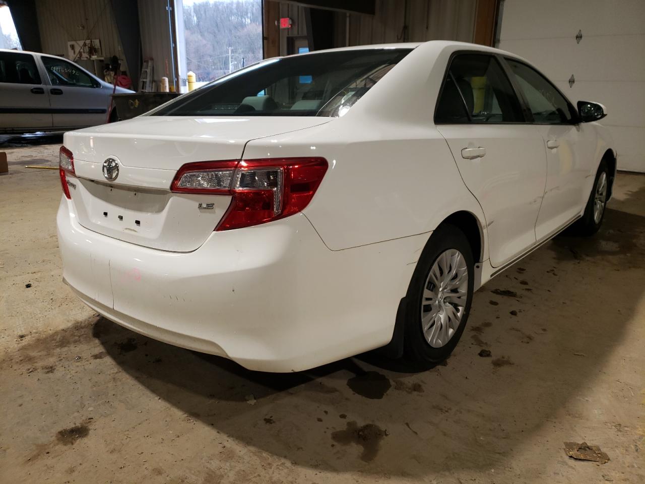 Photo 4 from auction – 2014 TOYOTA CAMRY L with VIN 4T4BF1FK6ER380243