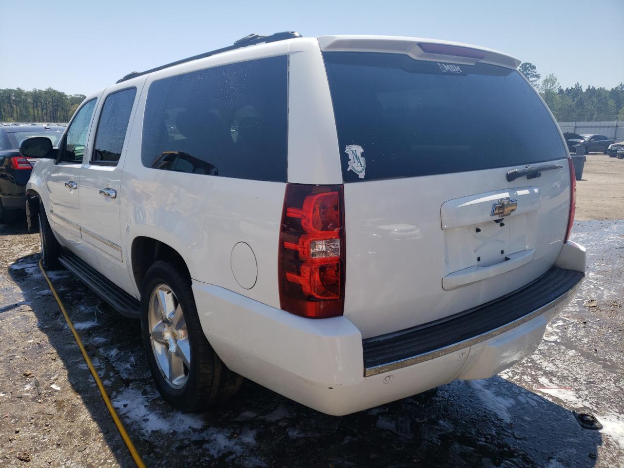Photo 3 from auction – 2010 CHEVROLET SUBURBAN C with VIN 1GNUCKE01AR150412