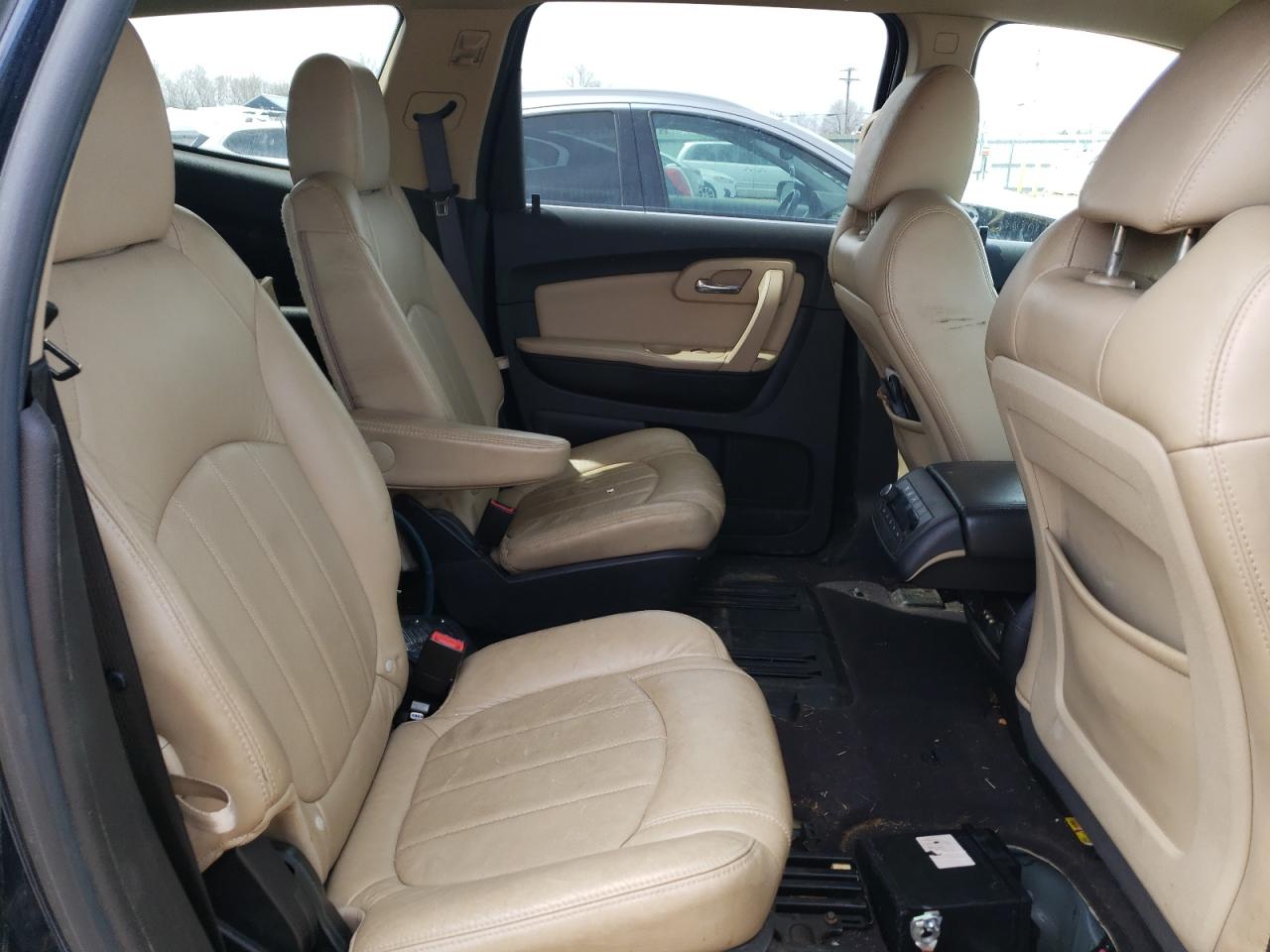 Photo 6 from auction – 2011 CHEVROLET TRAVERSE L with VIN 1GNKVLED4BJ138278