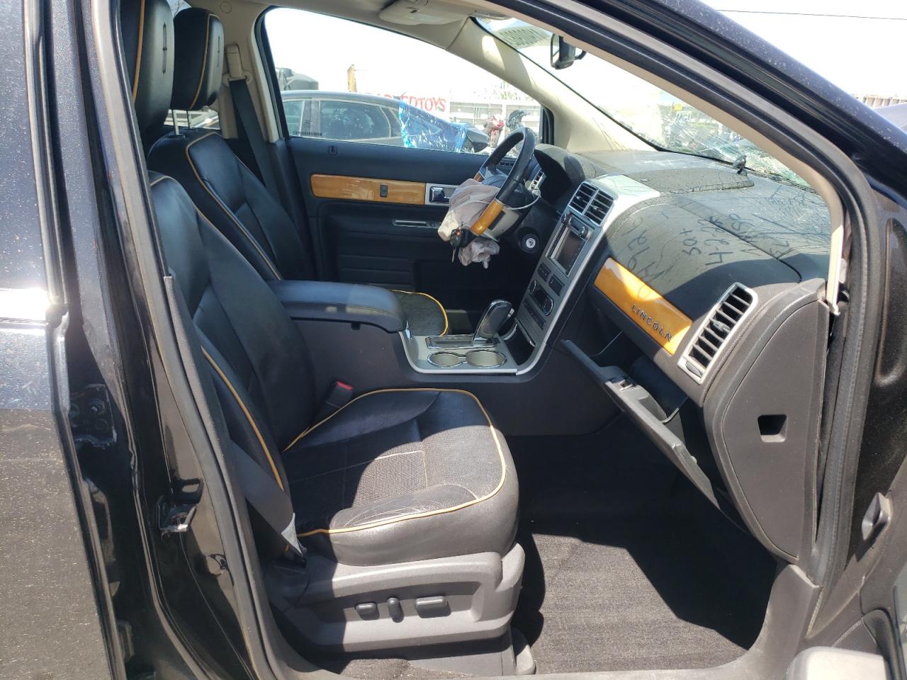 Photo 5 from auction – 2010 LINCOLN MKX with VIN 2LMDJ8JC1ABJ02946