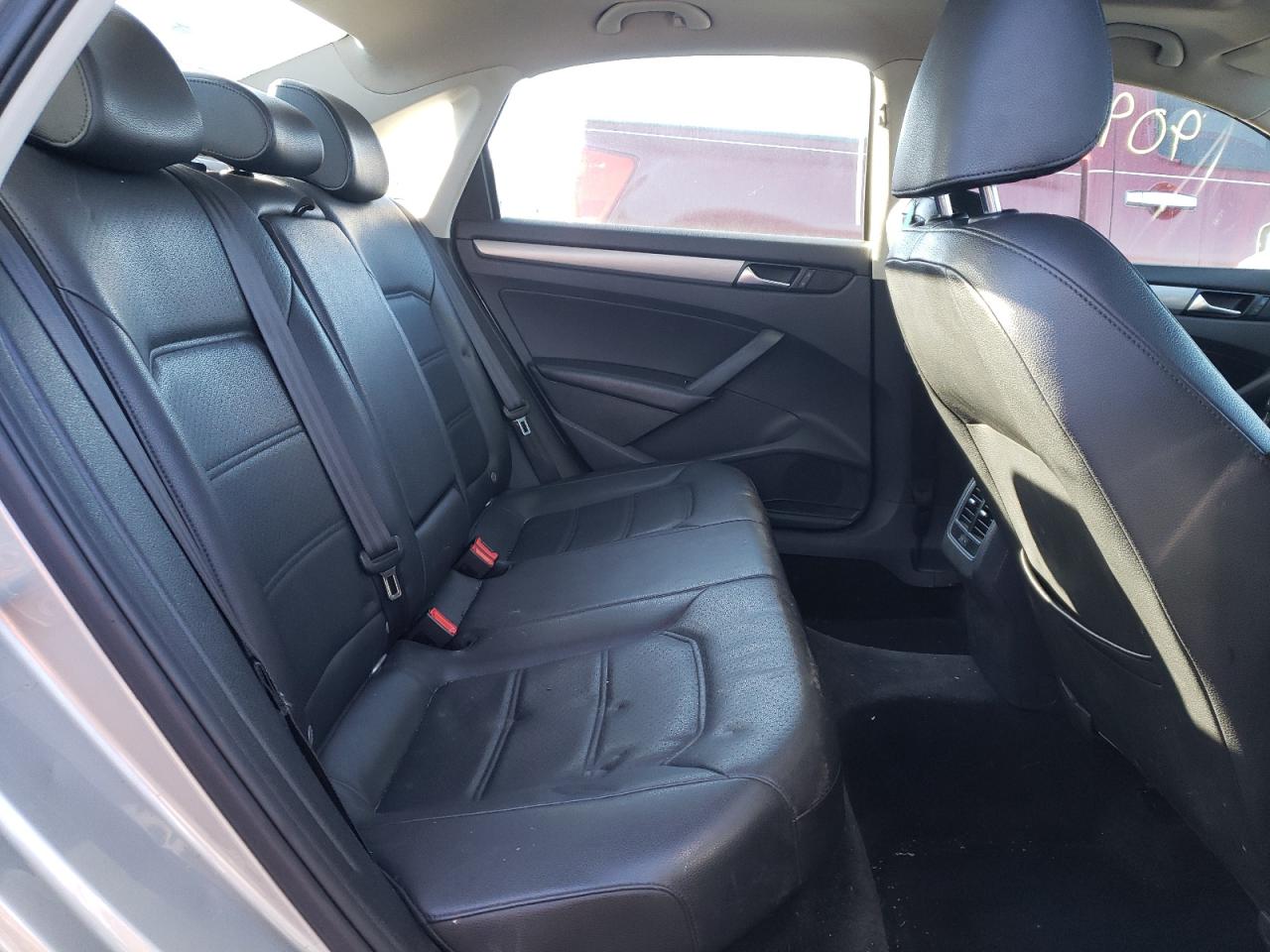 Photo 6 from auction – 2014 VOLKSWAGEN PASSAT SE with VIN 1VWBP7A39EC016836