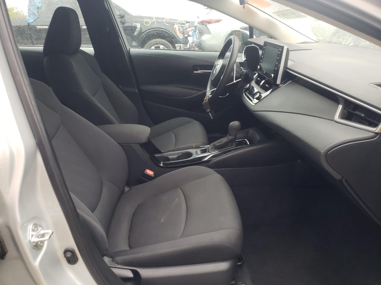 Photo 5 from auction – 2020 TOYOTA COROLLA LE with VIN 5YFEPRAE9LP118557