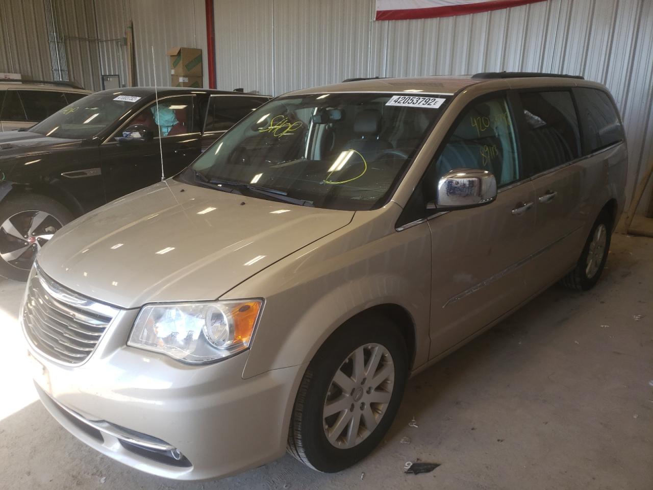 Photo 2 from auction – 2012 CHRYSLER TOWN & COU with VIN 2C4RC1CG6CR362146