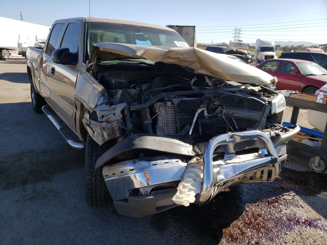 CHEVROLET SILVERADO 2004 with VIN 1GCHK23154F126208 - Photo from auction