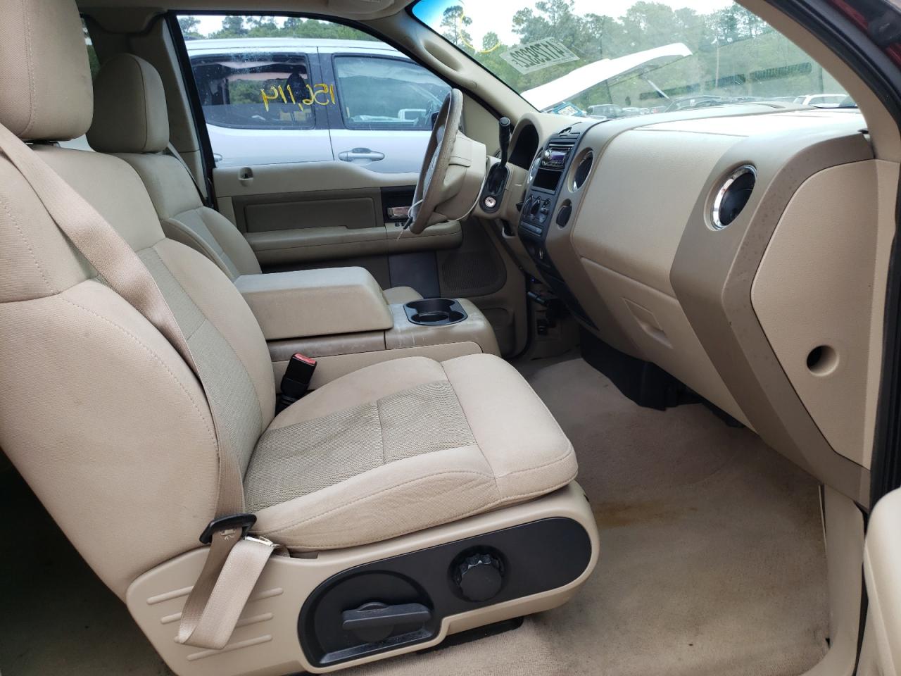 Photo 5 from auction – 2005 FORD F150 with VIN 1FTRX12W35NA58348