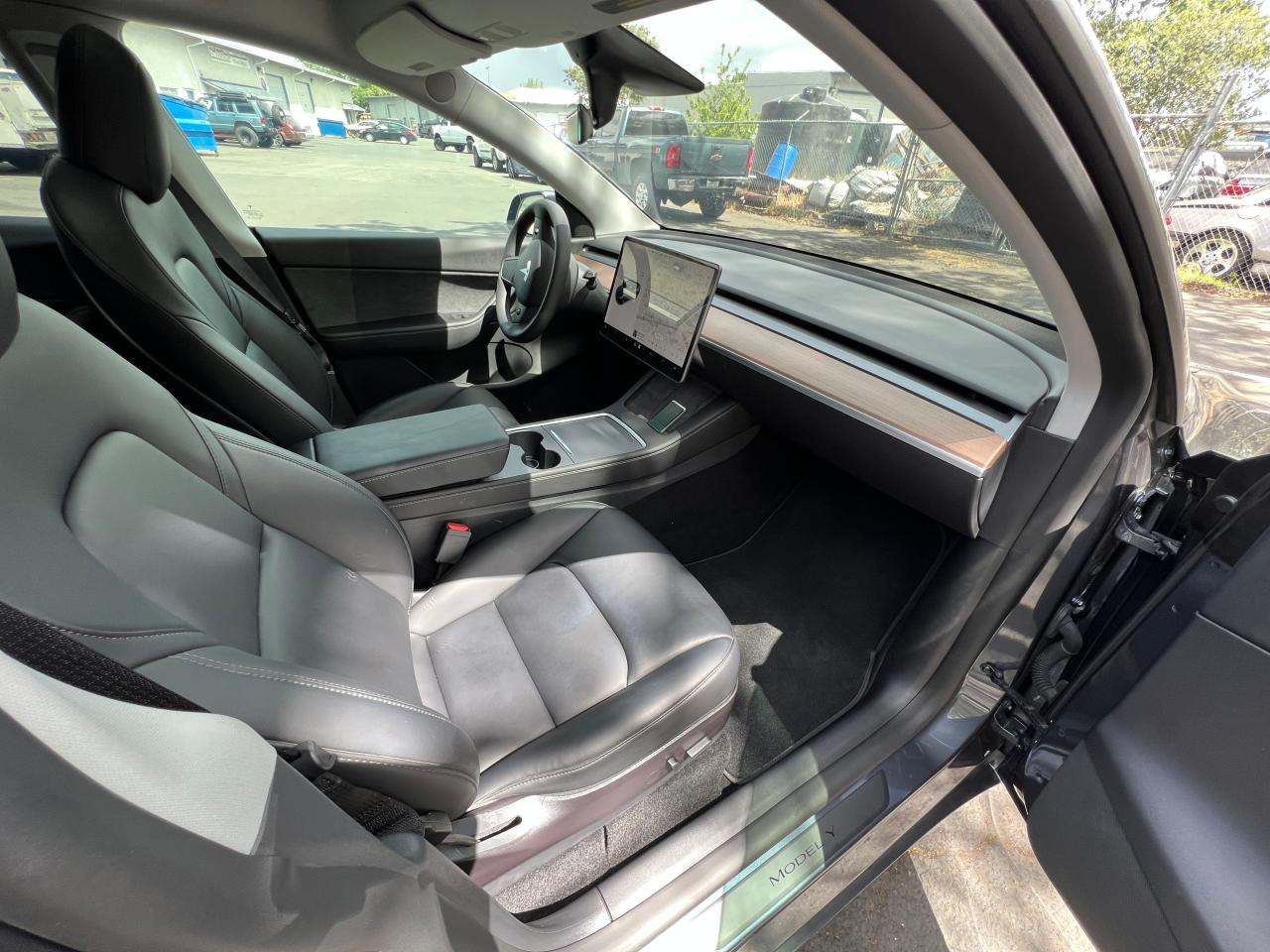 Photo 5 from auction – 2021 TESLA MODEL Y with VIN 5YJYGAEE8MF217585