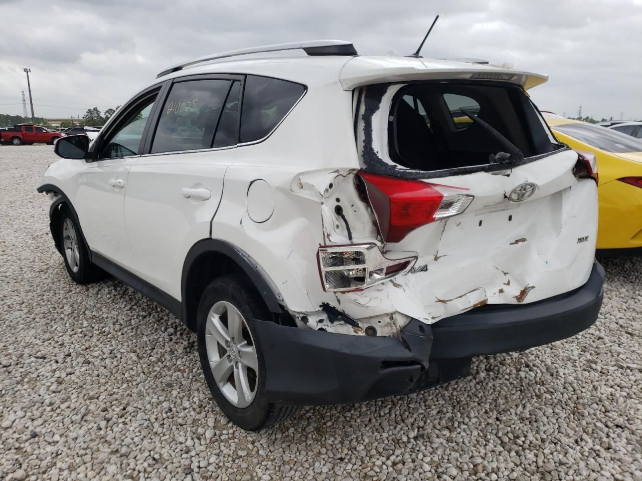 Photo 3 from auction – 2013 TOYOTA RAV4 XLE with VIN 2T3WFREV8DW026476