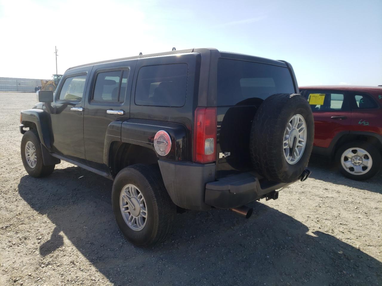 Photo 3 from auction – 2006 HUMMER H3 with VIN 5GTDN136268141275