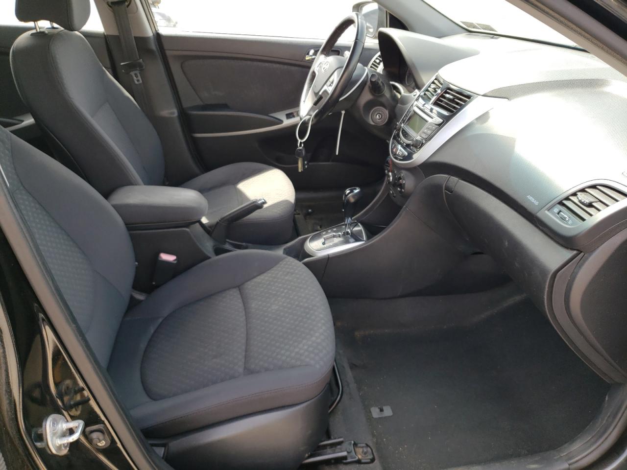 Photo 5 from auction – 2012 HYUNDAI ACCENT GLS with VIN KMHCU5AEXCU033377