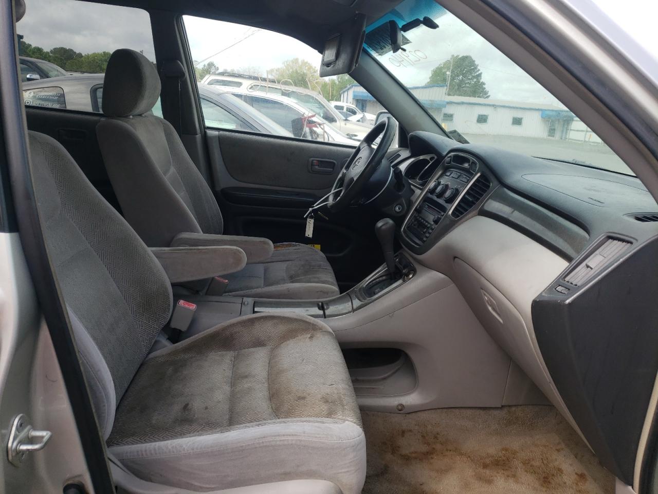 Photo 5 from auction – 2002 TOYOTA HIGHLANDER with VIN JTEGF21A720029140
