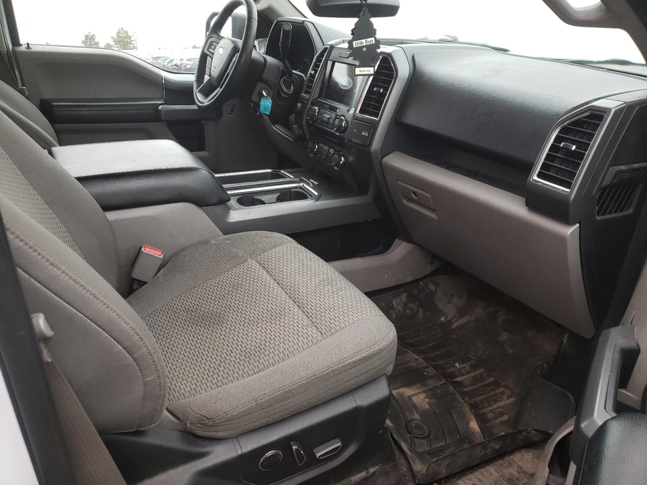 Photo 5 from auction – 2016 FORD F150 SUPER with VIN 1FTEW1EG3GKF20773