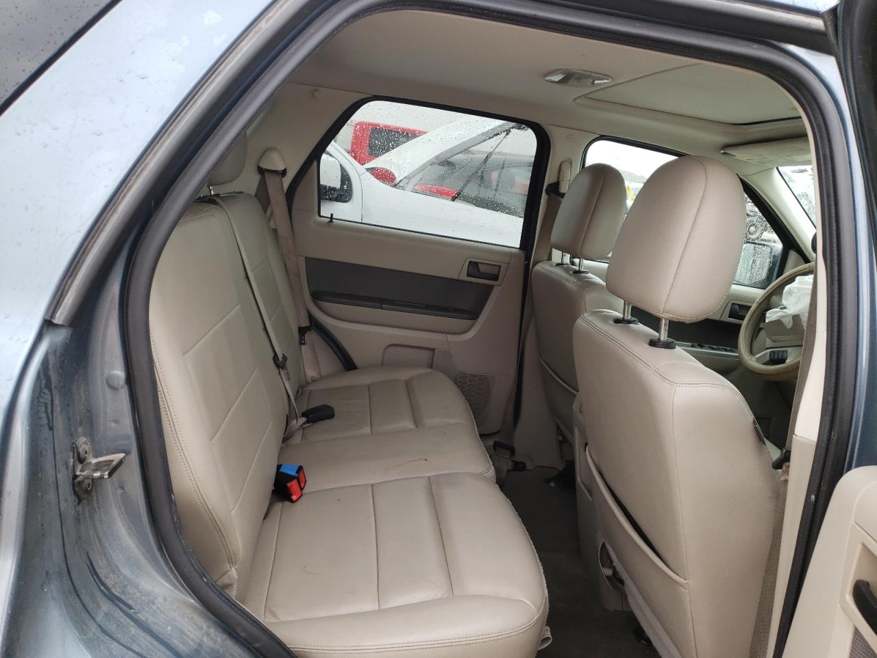 Photo 6 from auction – 2011 FORD ESCAPE XLT with VIN 1FMCU9D70BKA68380