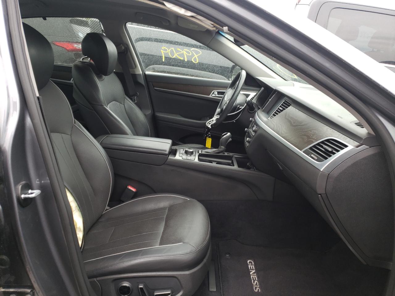Photo 5 from auction – 2015 HYUNDAI GENESIS 3. with VIN KMHGN4JE6FU095730