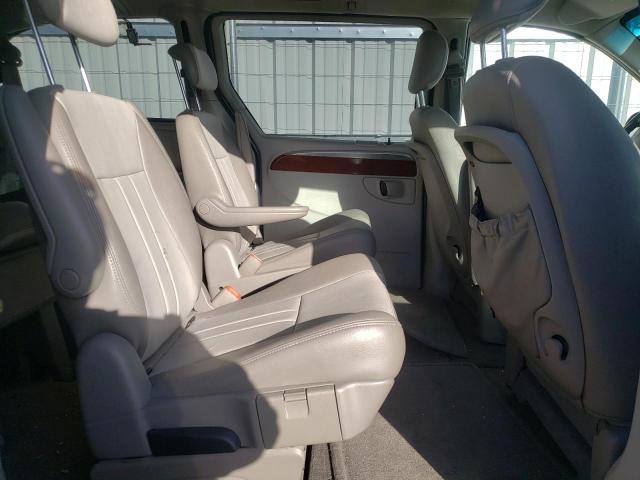 Photo 6 from auction – 2006 CHRYSLER TOWN & COU with VIN 2A4GP54L76R698157