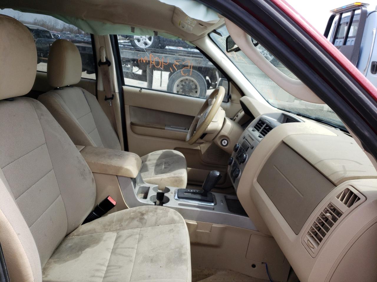 Photo 5 from auction – 2011 FORD ESCAPE XLT with VIN 1FMCU9DG9BKA51142