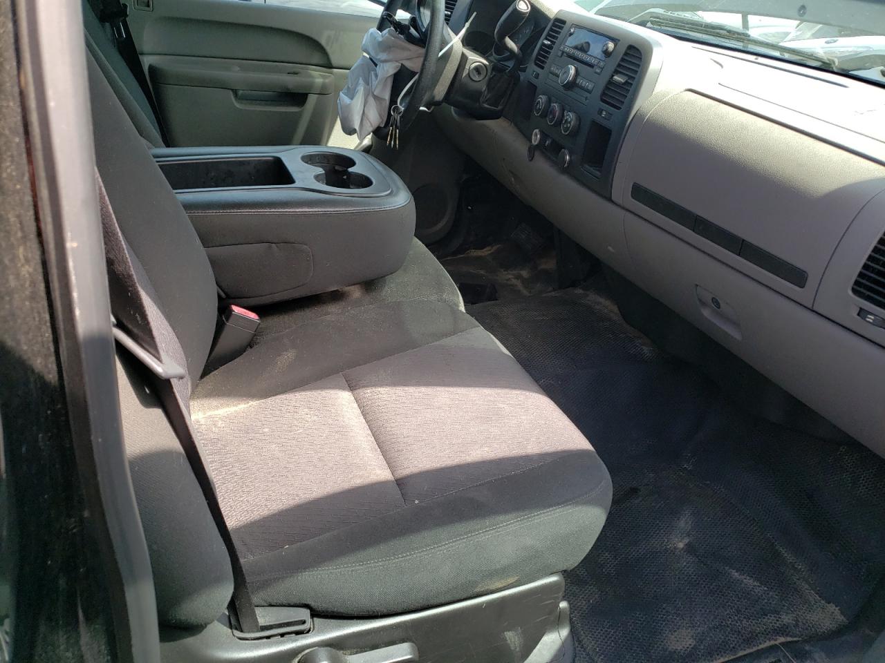 Photo 5 from auction – 2011 CHEVROLET SILVERADO with VIN 1GCNCPEX5BZ459793