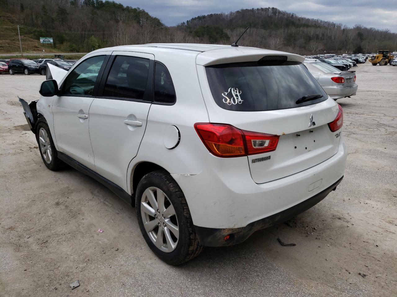 Photo 3 from auction – 2015 MITSUBISHI OUTLANDER with VIN 4A4AR3AUXFE013551
