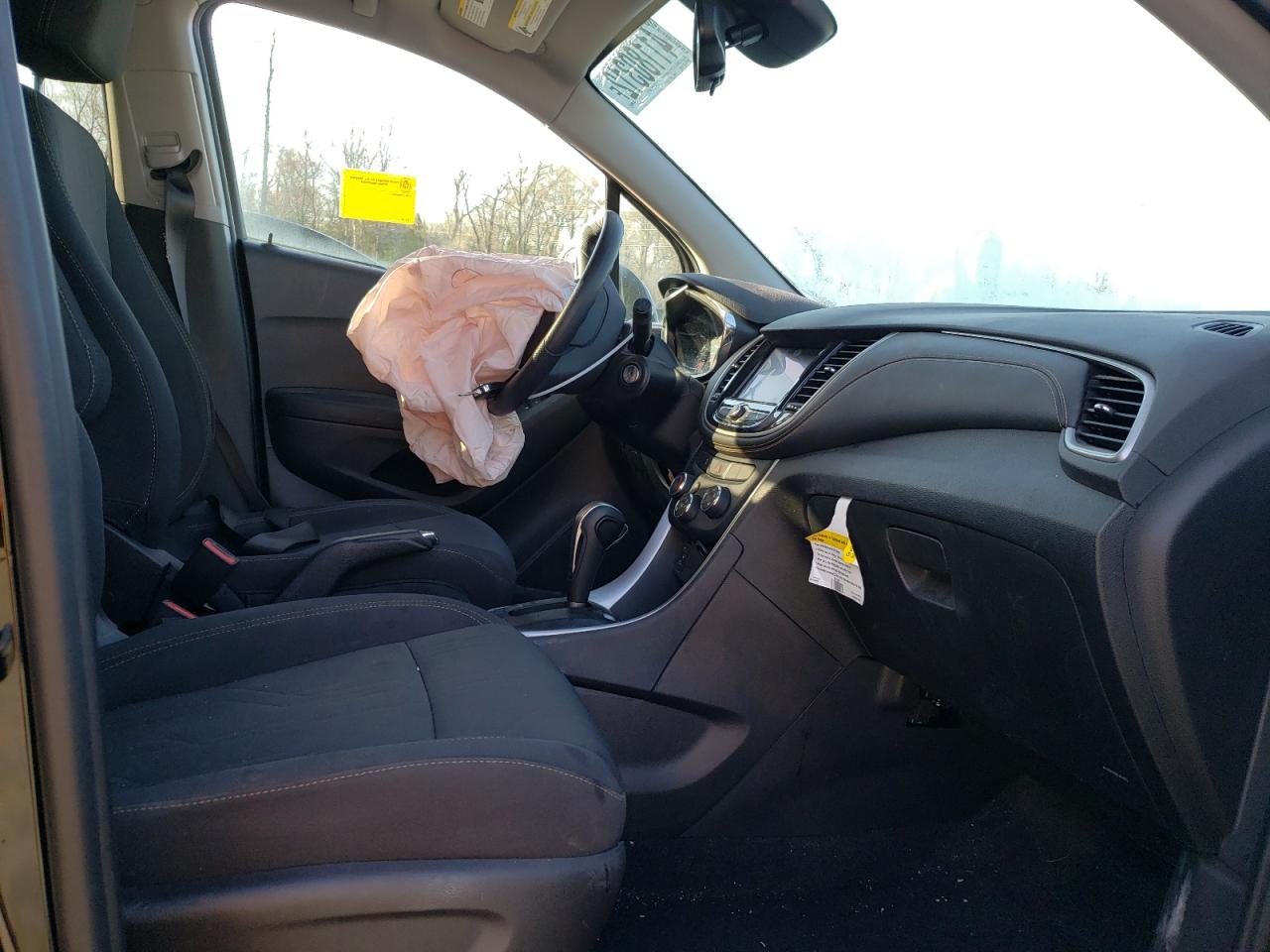 Photo 5 from auction – 2020 CHEVROLET TRAX 1LT with VIN 3GNCJLSB4LL211694