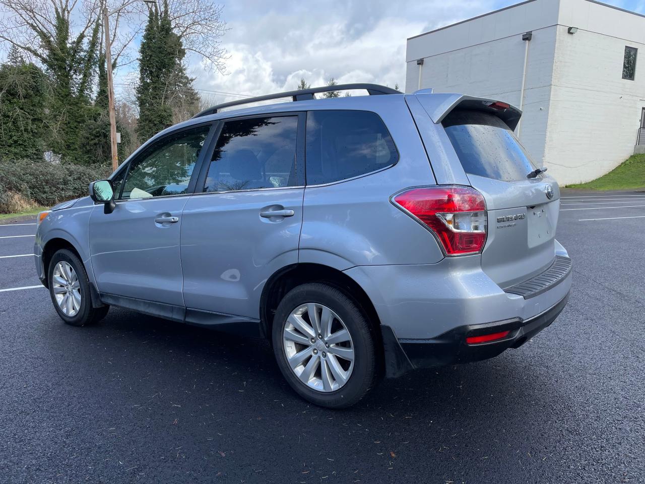 Photo 3 from auction – 2016 SUBARU FORESTER 2 with VIN JF2SJAHC8GH517909
