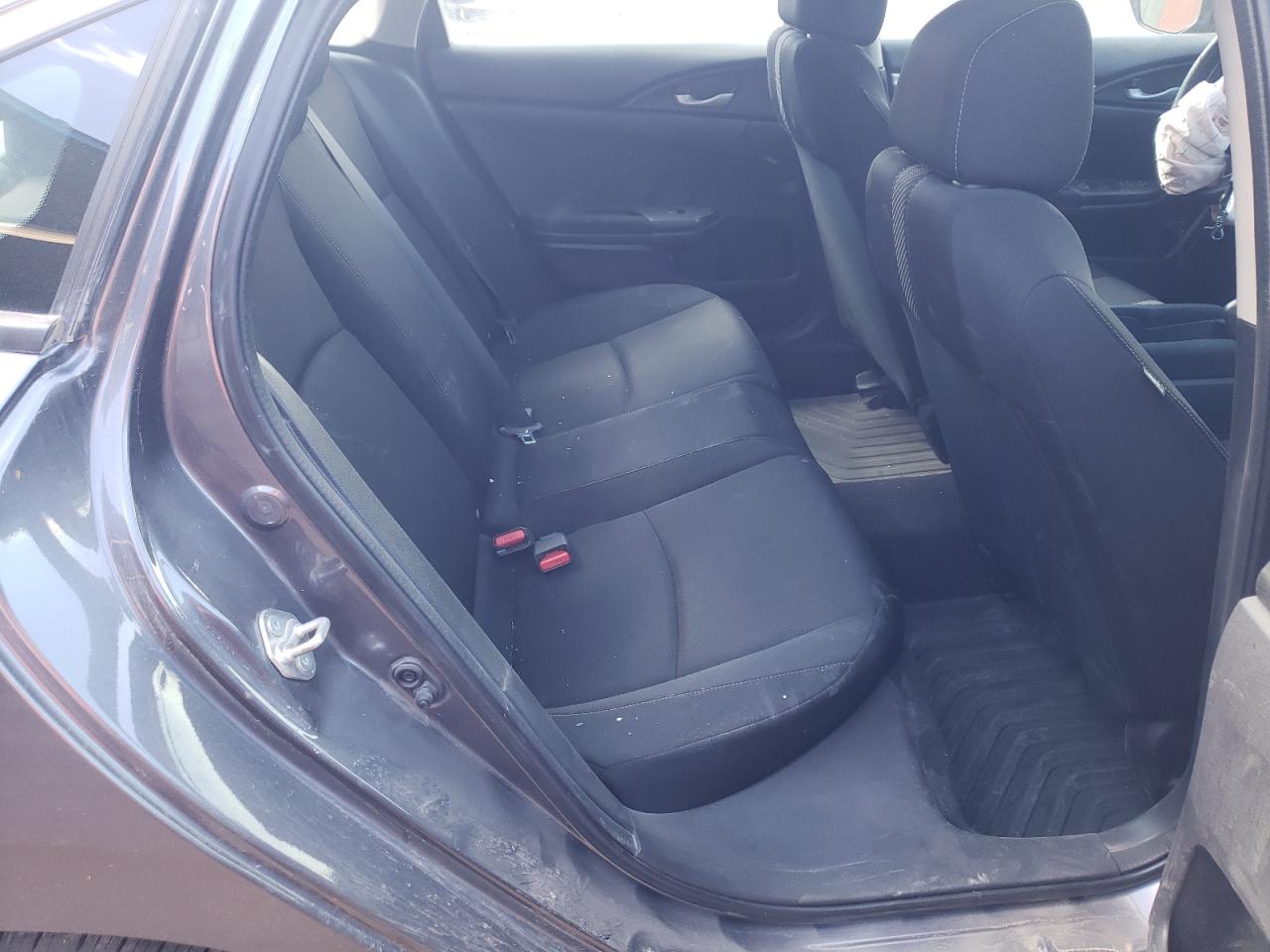 Photo 6 from auction – 2017 HONDA CIVIC LX with VIN 19XFC2F52HE068612