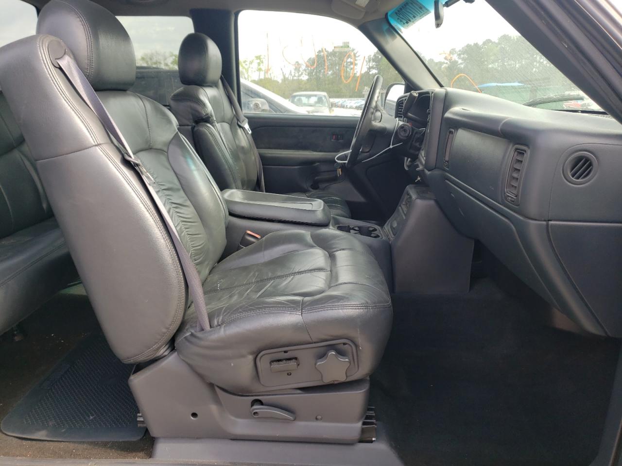 Фото 5 с аукциона – 2000 CHEVROLET SILVERADO с VIN 2GCEK19T2Y1167978