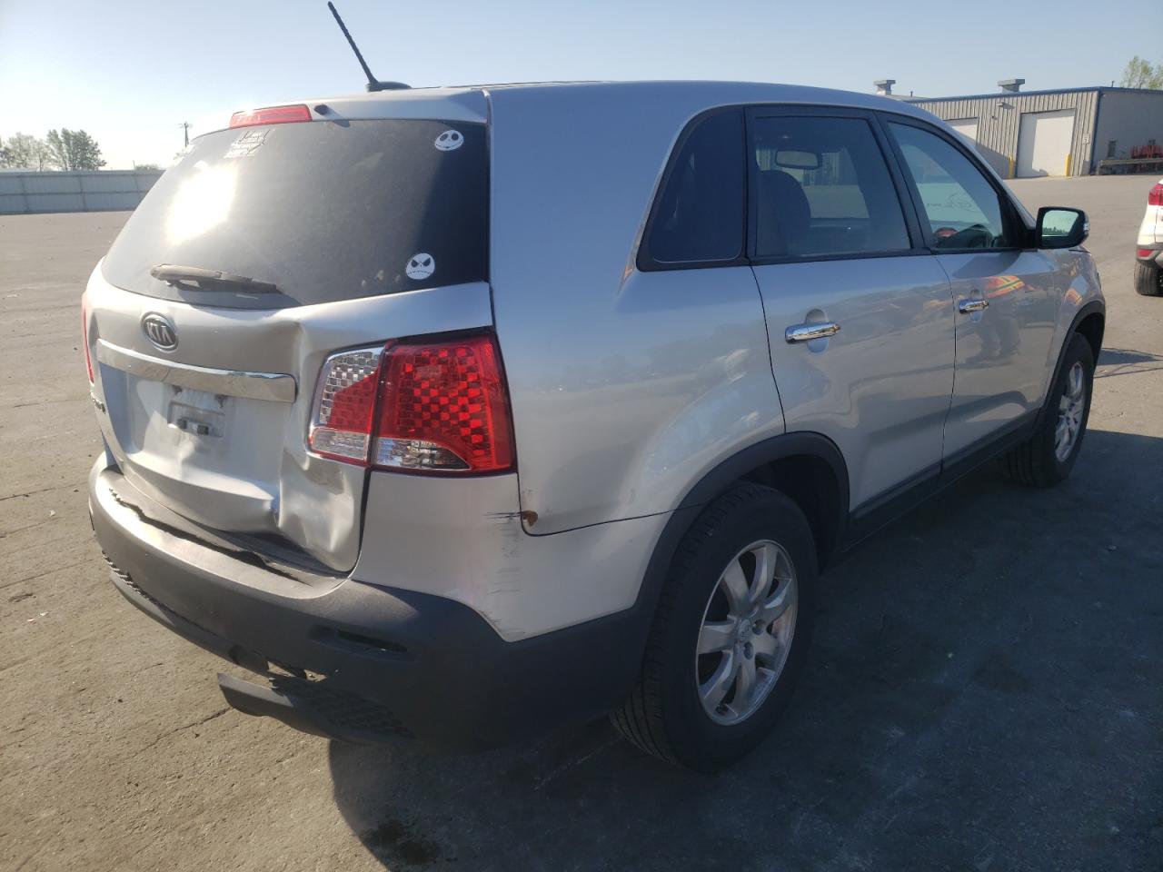 Photo 4 from auction – 2011 KIA SORENTO BA with VIN 5XYKT3A12BG178272