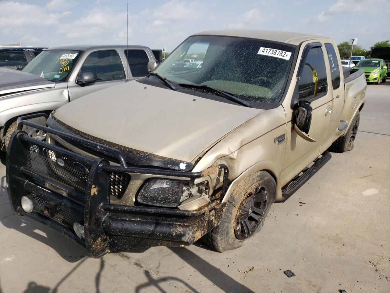 Photo 2 from auction – 2000 FORD F150 with VIN 2FTRX08L5YCA00162