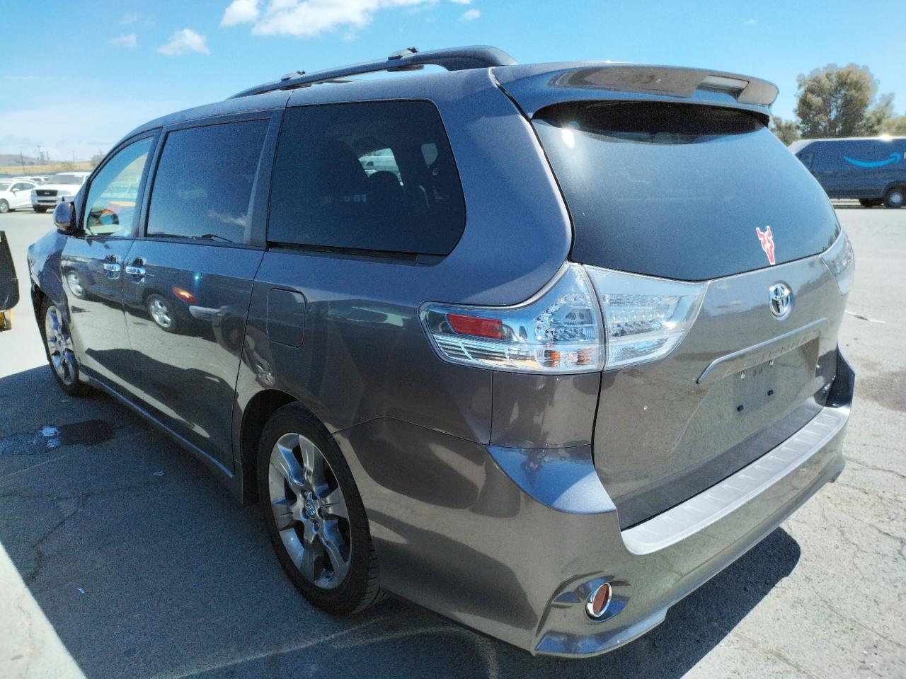 Photo 3 from auction – 2014 TOYOTA SIENNA SPO with VIN 5TDXK3DC6ES484369