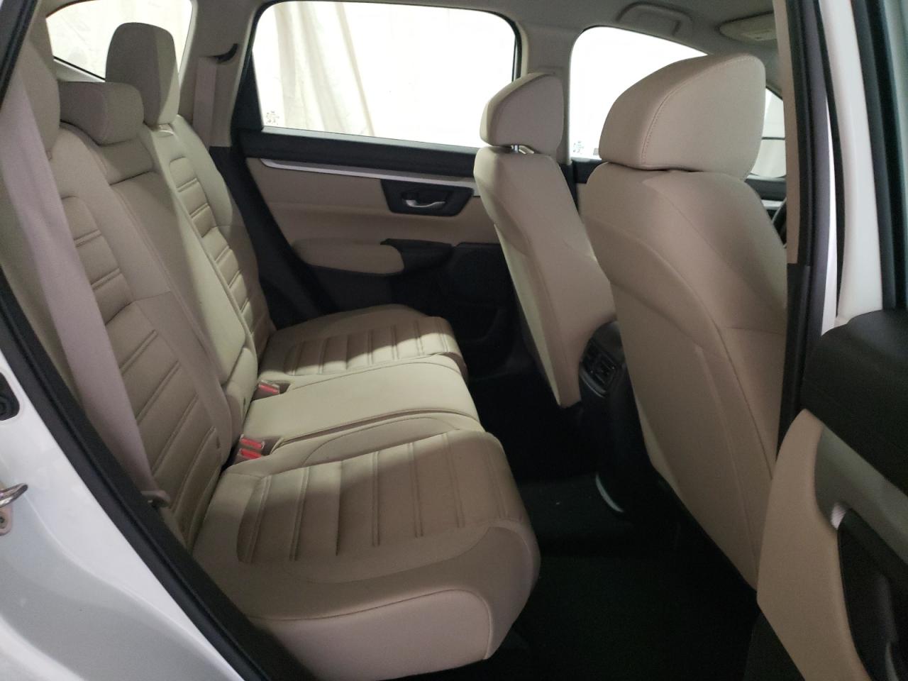 Photo 6 from auction – 2019 HONDA CR-V with VIN 2HKRW6H38KH204686
