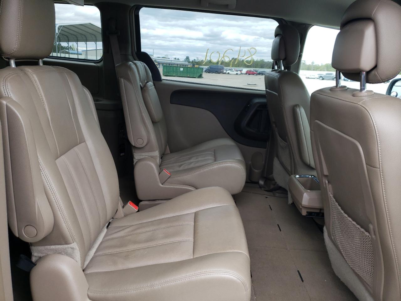 Photo 6 from auction – 2014 CHRYSLER TOWN & COU with VIN 2C4RC1BG8ER216416