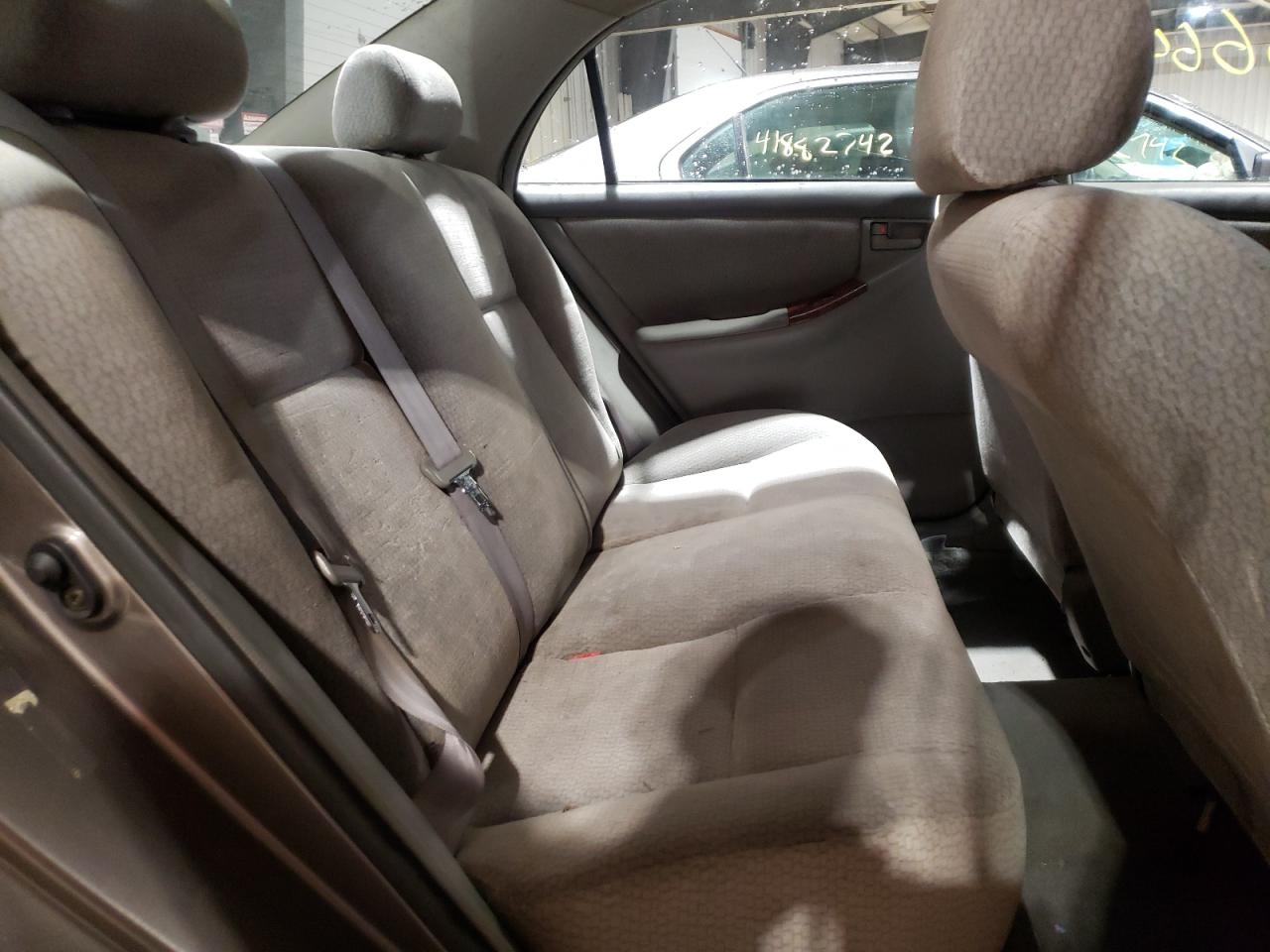 Photo 6 from auction – 2004 TOYOTA COROLLA CE with VIN 2T1BR38E74C240464