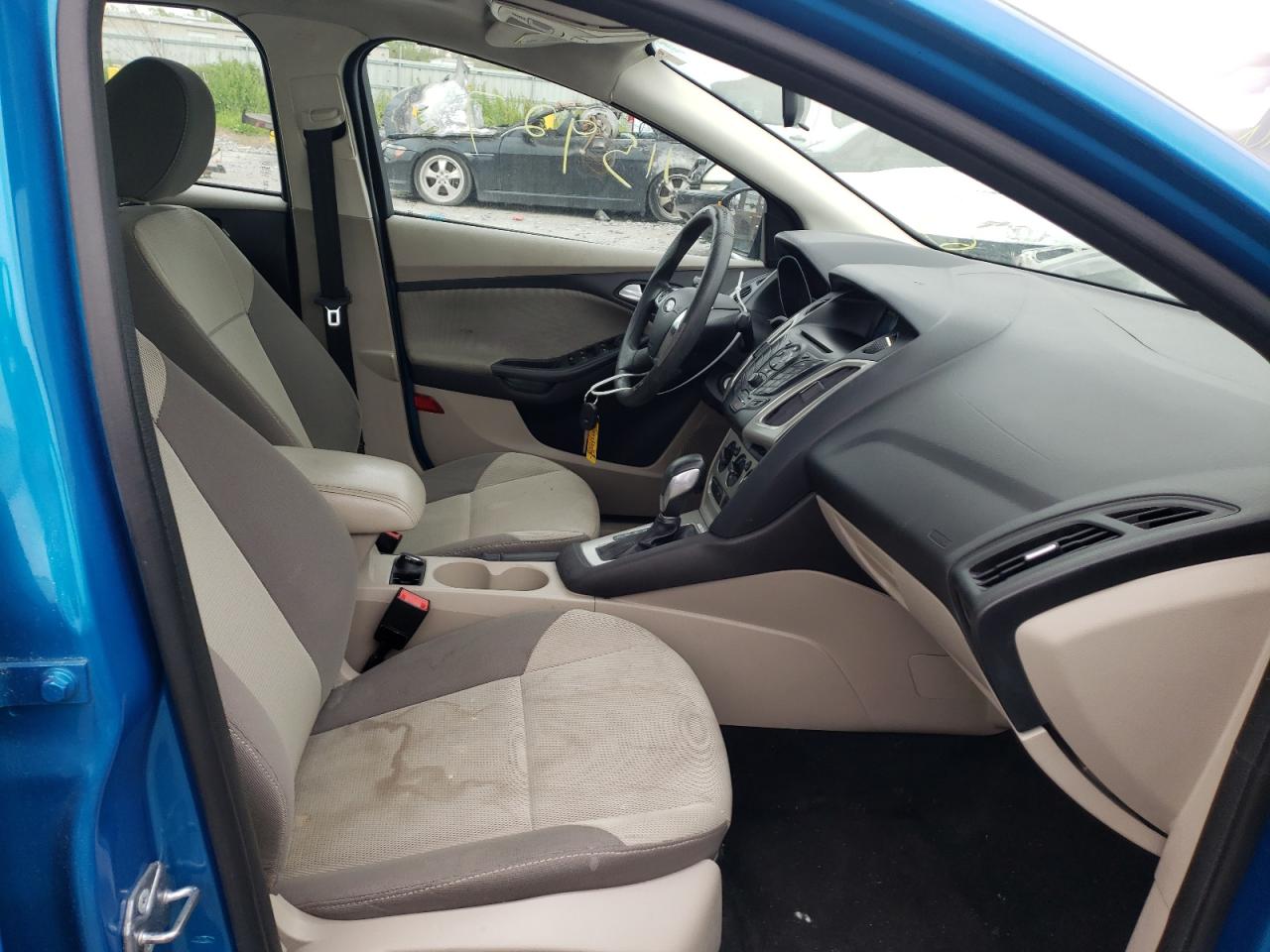 Photo 5 from auction – 2014 FORD FOCUS SE with VIN 1FADP3F28EL436517